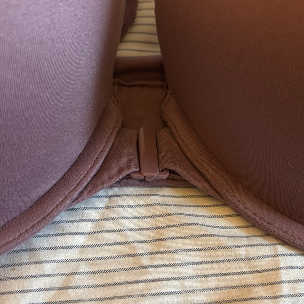 Victoria's Secret Mauve Lace Racerback Push-Up Bra - Picture 2 of 4